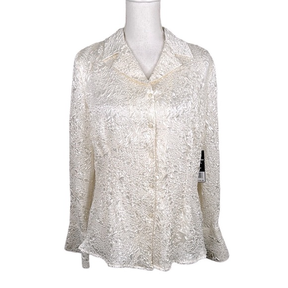 Essentials by Milano Tops - Essentials by Milano Cream Satin Crushed Button Down Top Size Large New with tag